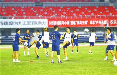 吴志翔, 临近 吴志翔, 临近