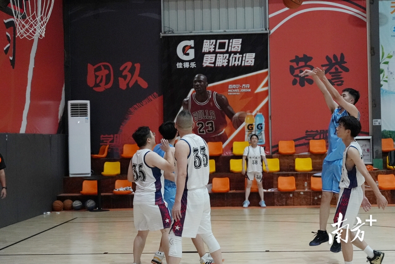 一气呵成, 篮途, 共展