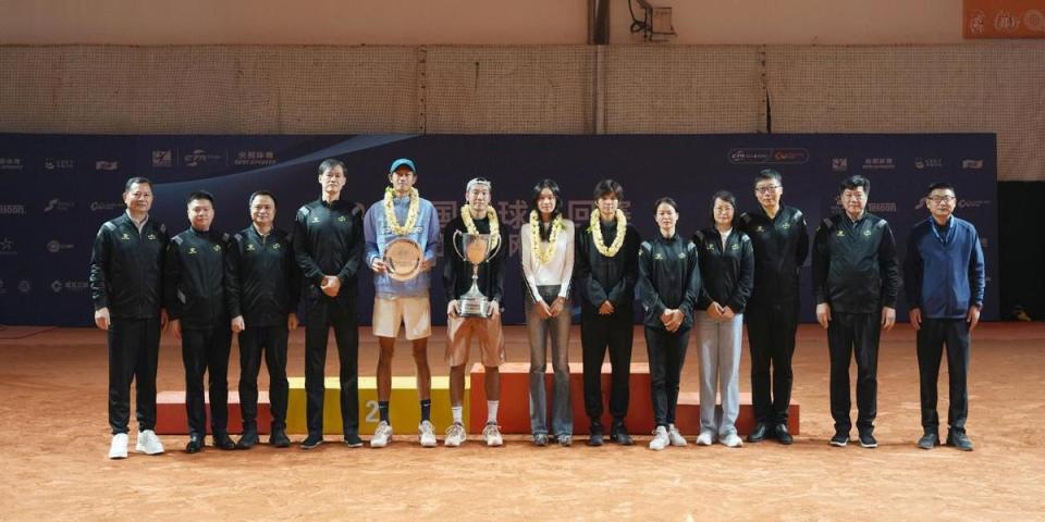 将本次比赛, 站比赛吸引, 侯凯文